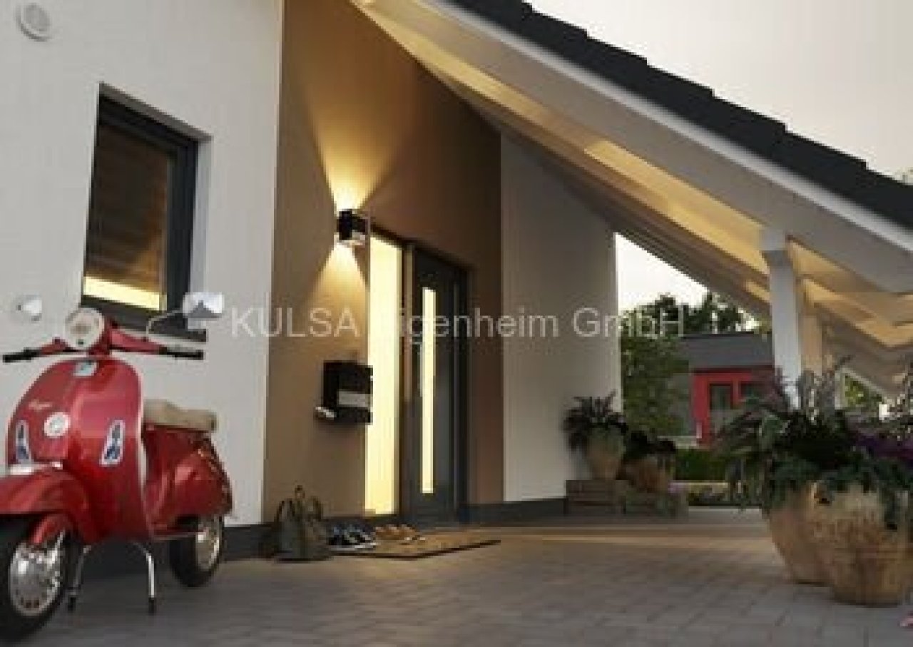 Eingang mit Carport